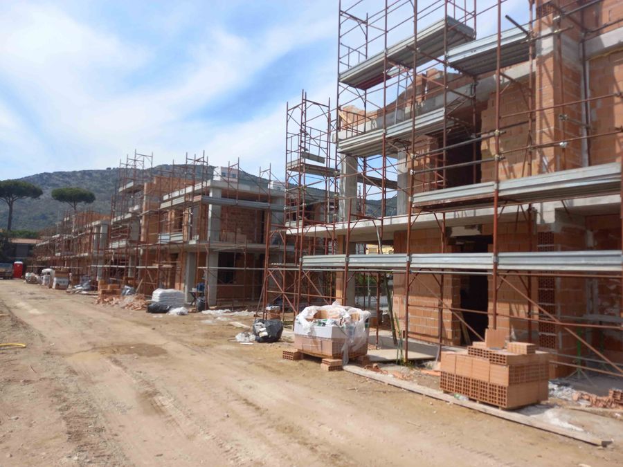 Realizzazione di un complesso residenziale in località Borgo S. Antonio — foto 2