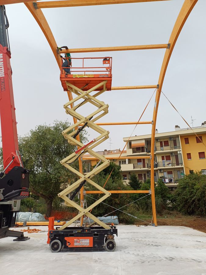 Realizzazione di una palestra con copertura in tensostruttura ed annessi servizi — sede associata I.P.I.A. dell’I.I.S. «Carlo & Nello Rosselli» — foto 1